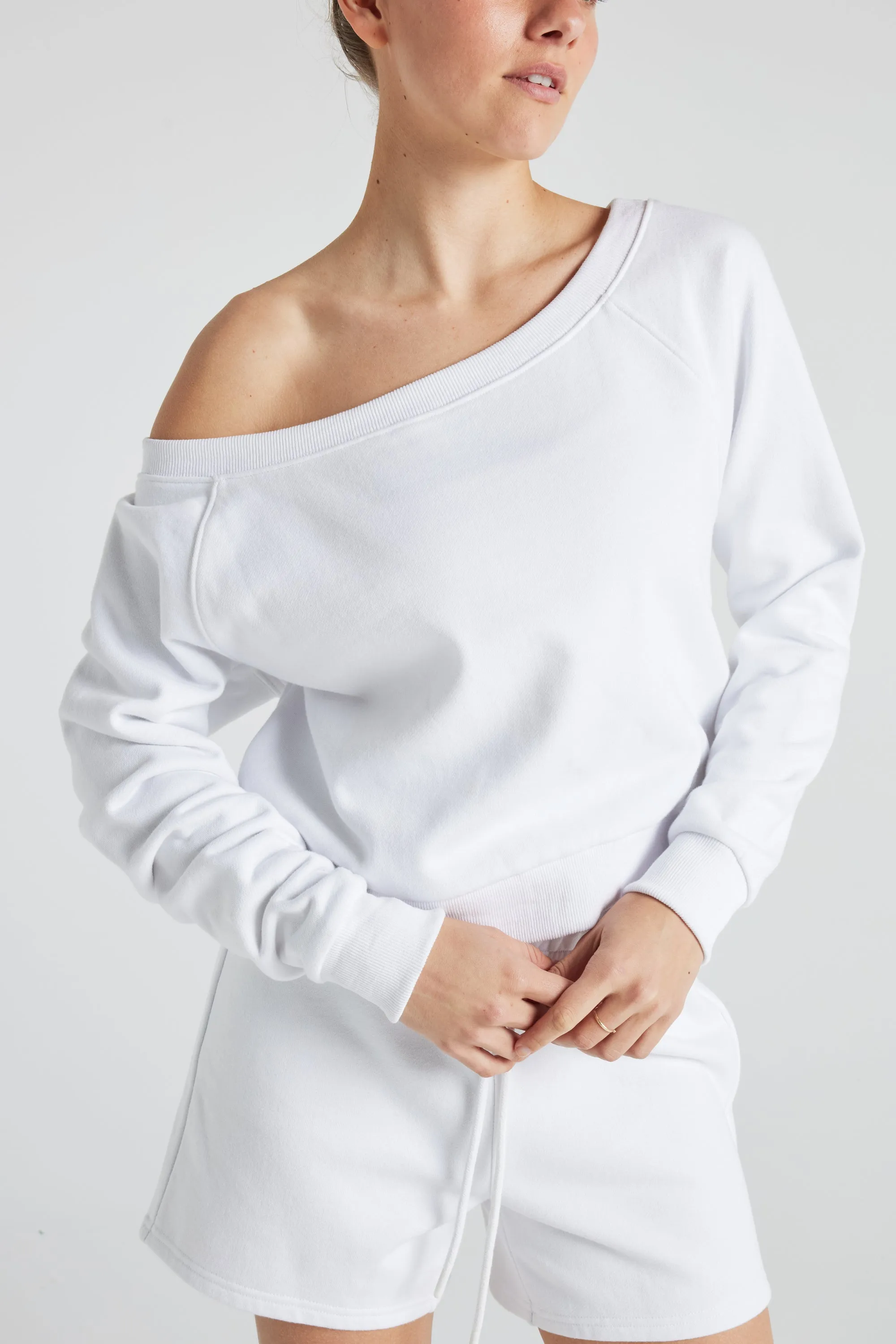 ELECTRIC FLEECE OFF SHOULDER SWEATSHIRT